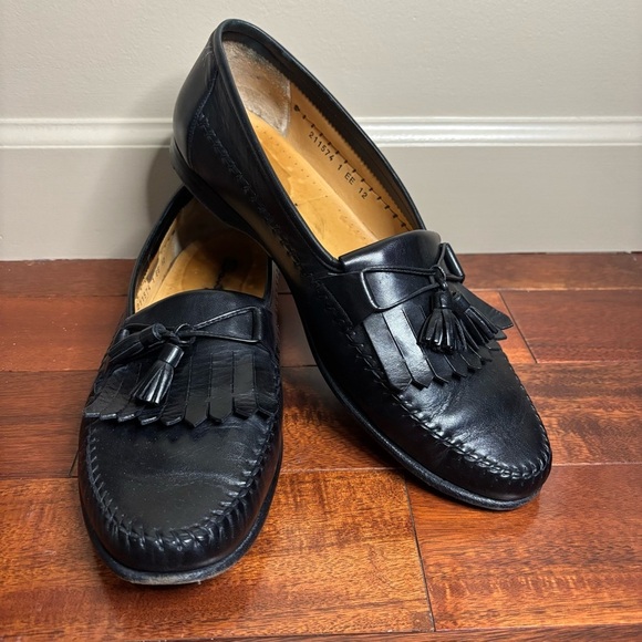 Santoni sz 12 EE Italian Leather Tassel Loafers Black